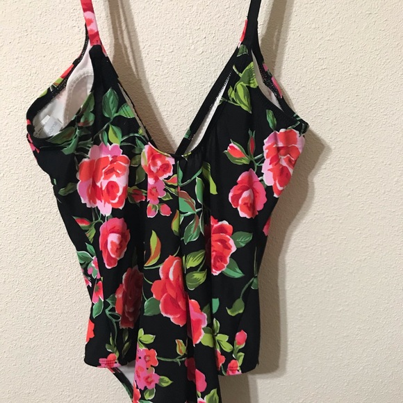 1 piece Bathing Suith - Picture 3 of 8